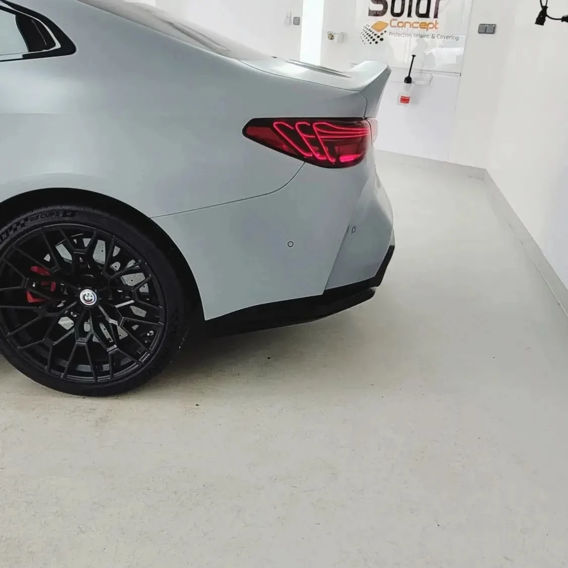 BMW M4 CSL — photo 7