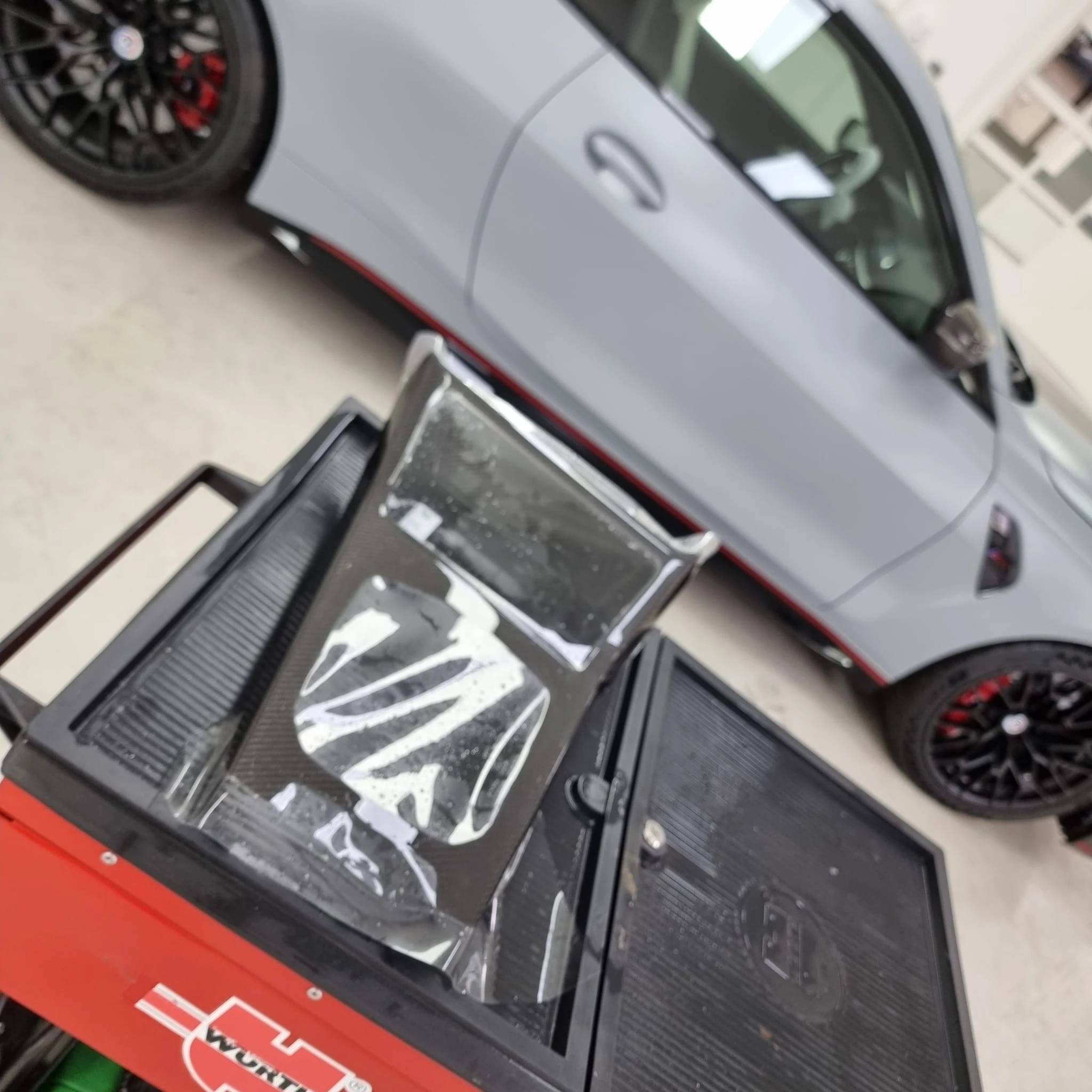 BMW M4 CSL — photo 10