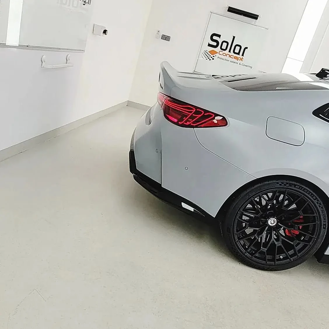 BMW M4 CSL — photo 13