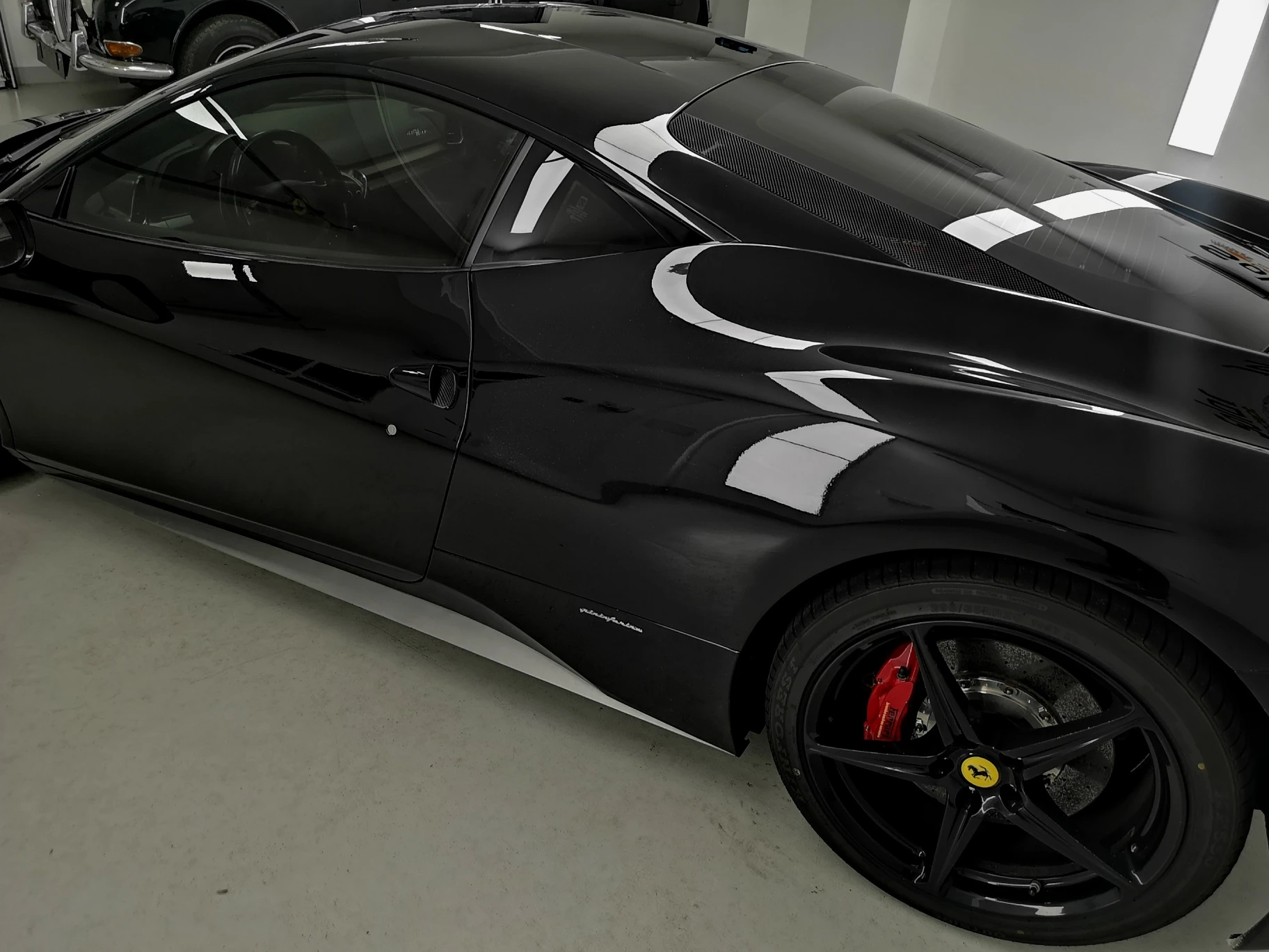 FERRARI 458 ITALIA — photo 2
