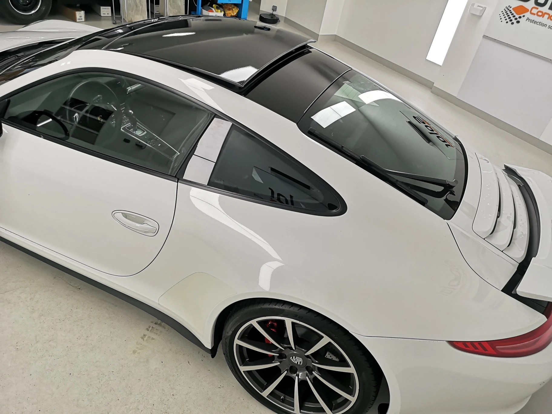 PORSCHE 911 CARERRA S BLANCHE — photo 3