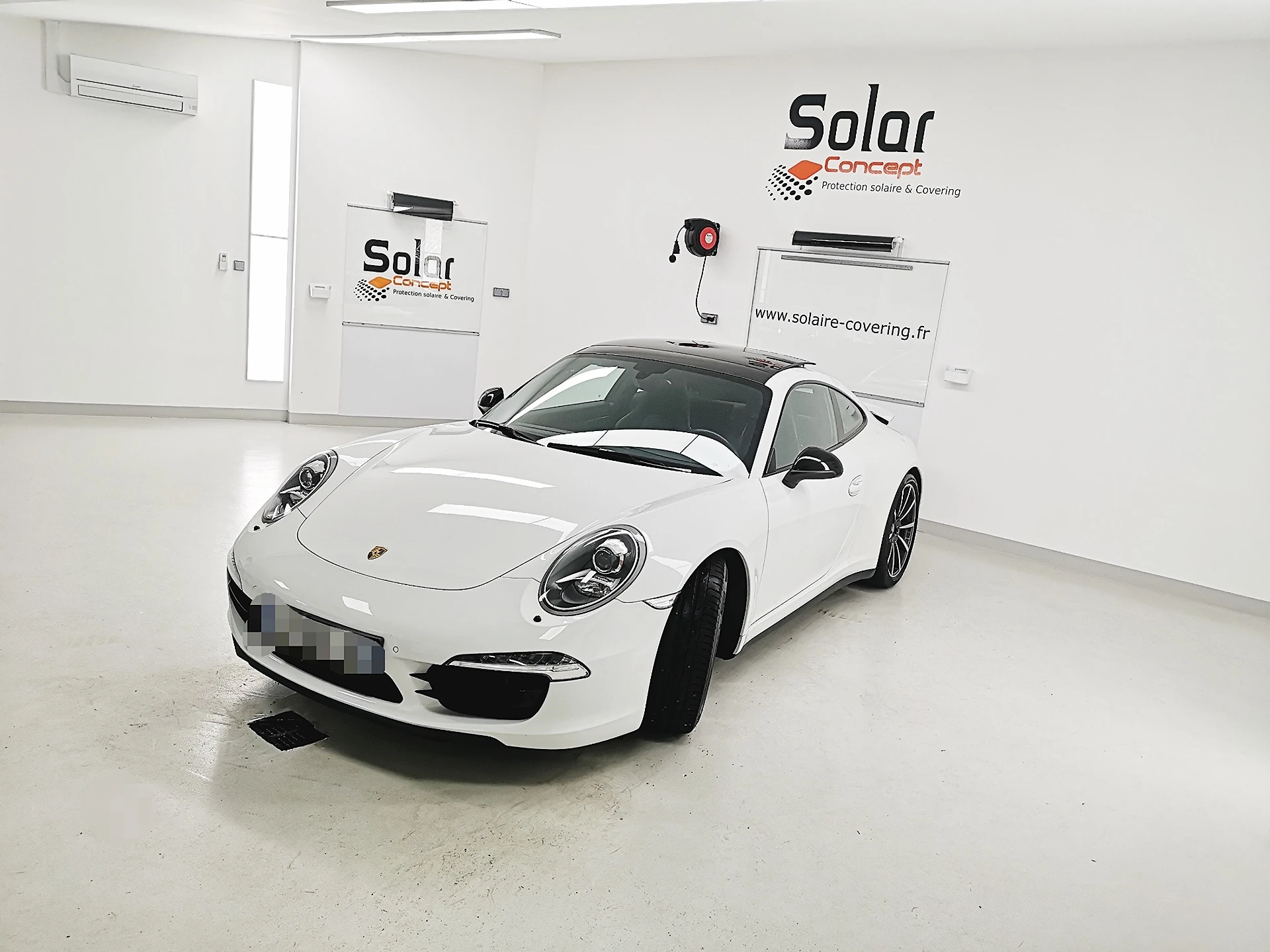 PORSCHE 911 CARERRA S BLANCHE