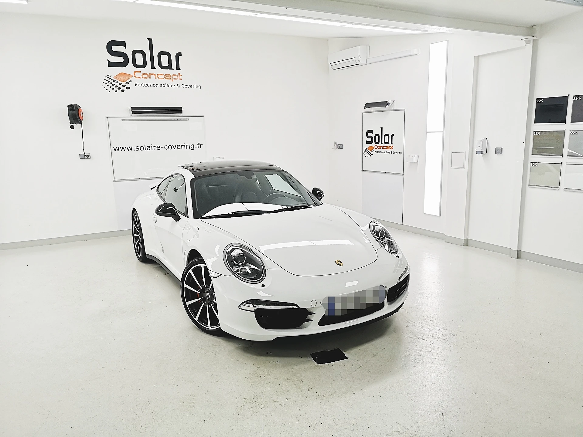 PORSCHE 911 CARERRA S BLANCHE — photo 5