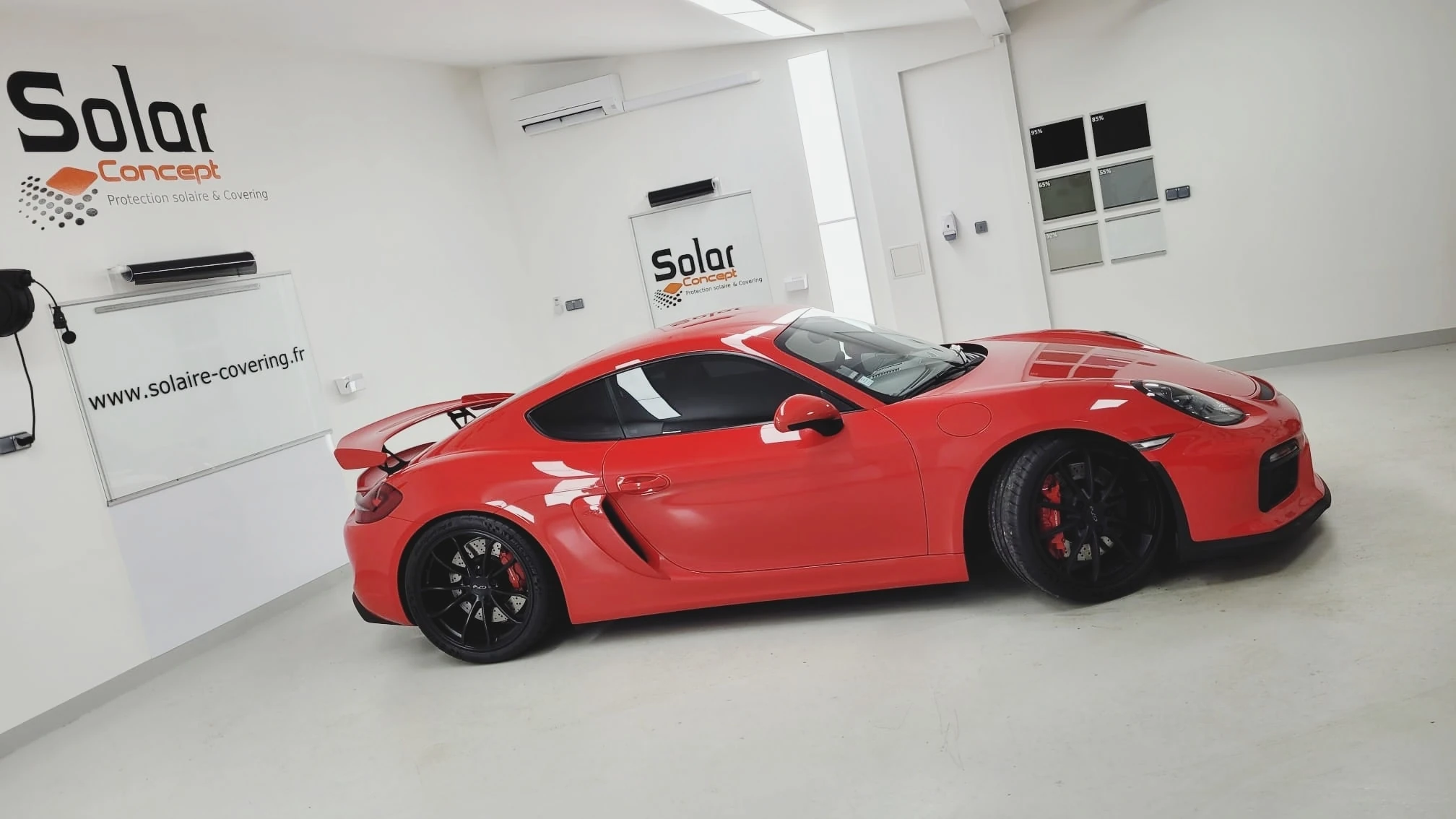 PORSCHE CAYMAN GT4 981 — photo 1