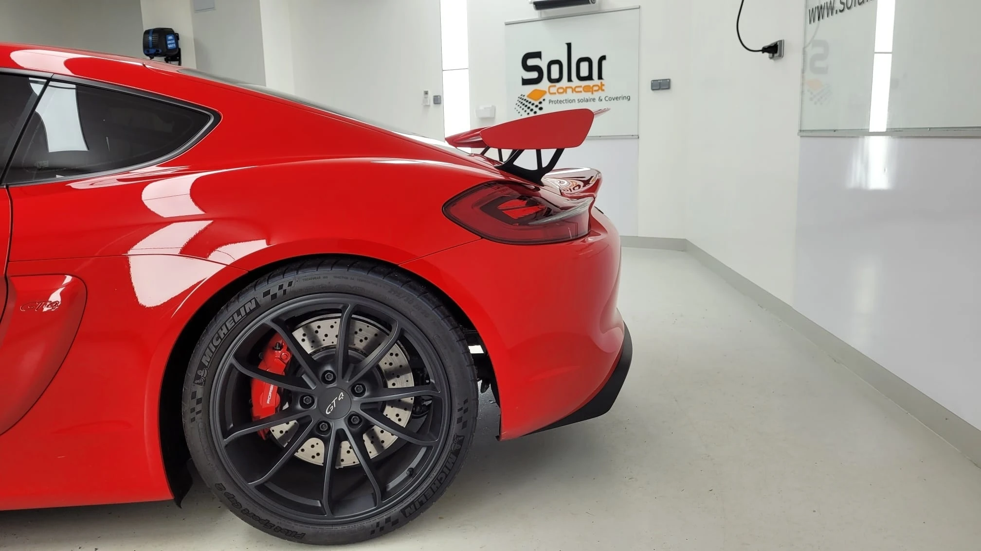PORSCHE CAYMAN GT4 981 — photo 2