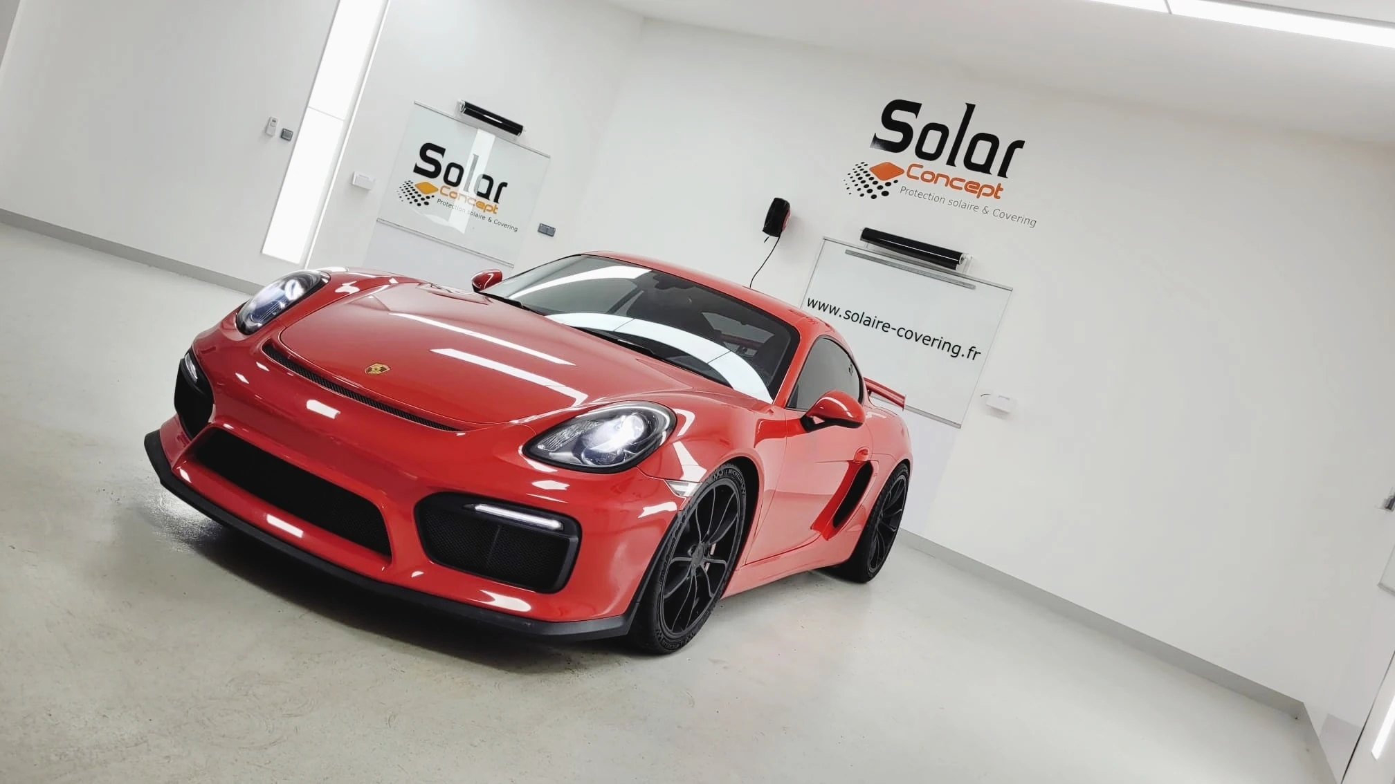 PORSCHE CAYMAN GT4 981 — photo 4