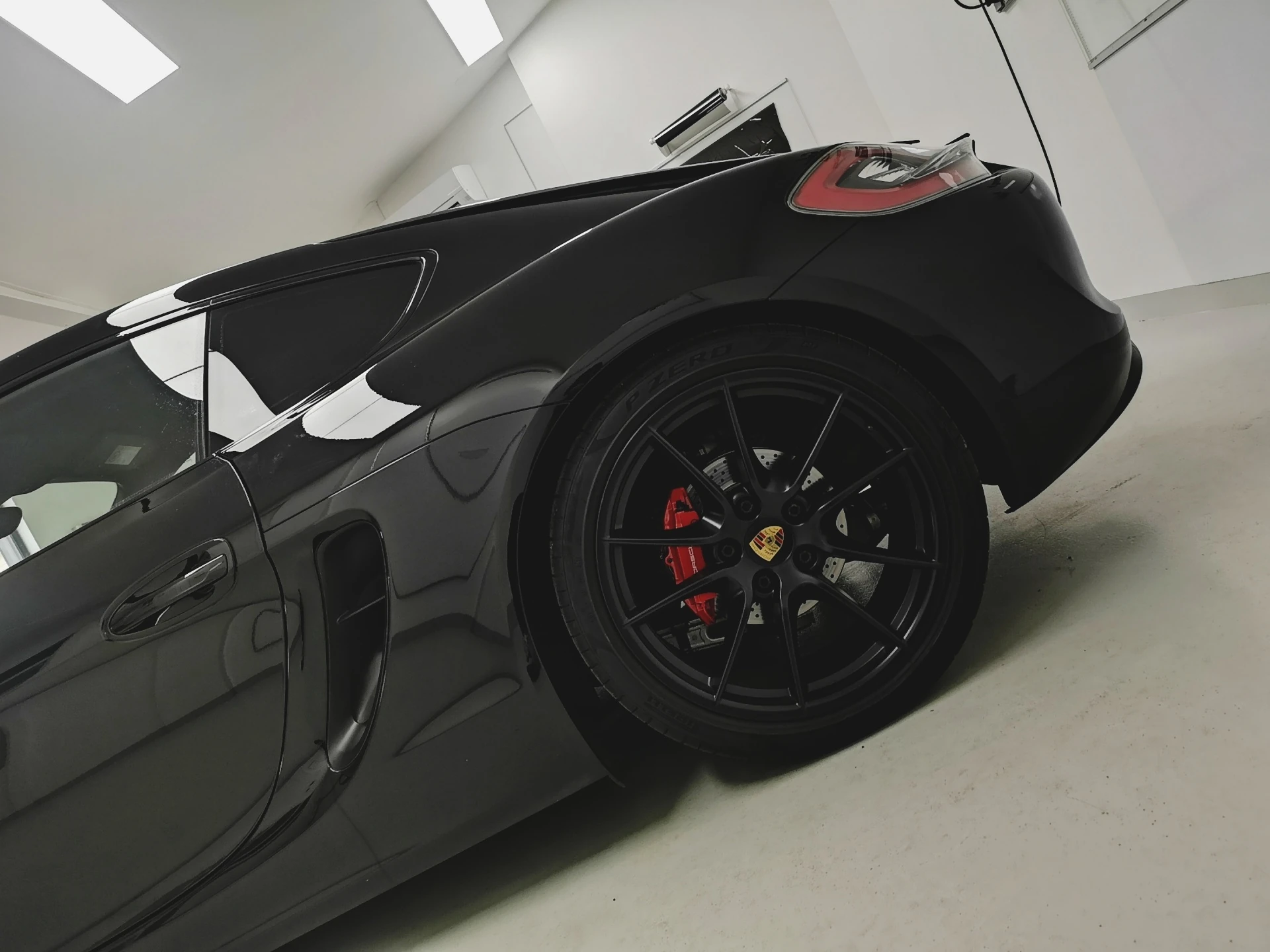 PORSCHE CAYMAN GTS — photo 6